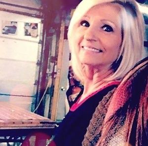 Meet your Posher, Debra